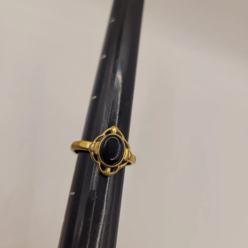 Vintage Gold and Black Stone Ring